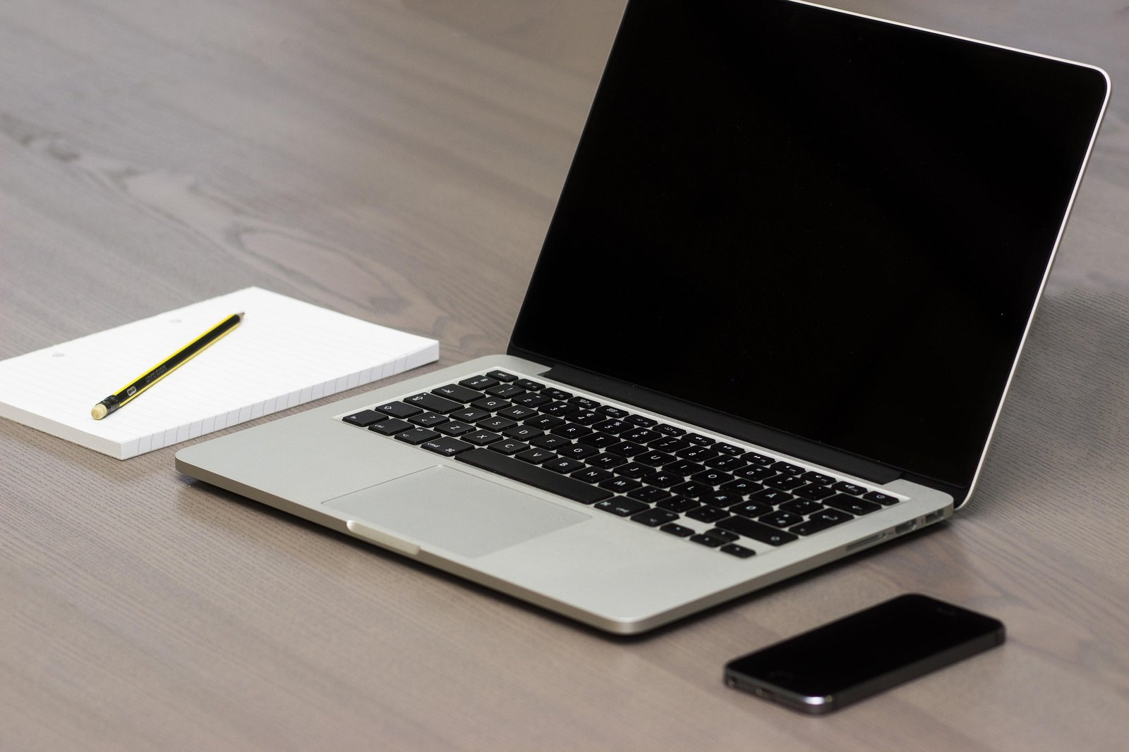 MacBook Pro 2025: Blazing M4 Power & Smart Apple Intelligence
